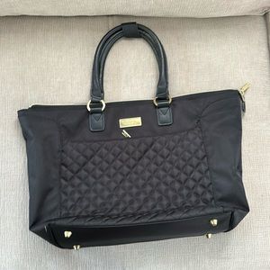 Kensie quilted tote 19” top zipper. Laptop pocket. Addt’l pockets in/out.